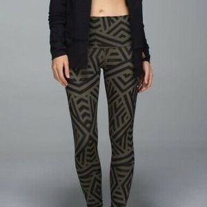 LULULEMON WUNDER UNDER LUXTREME CHEVRON LEGGING
